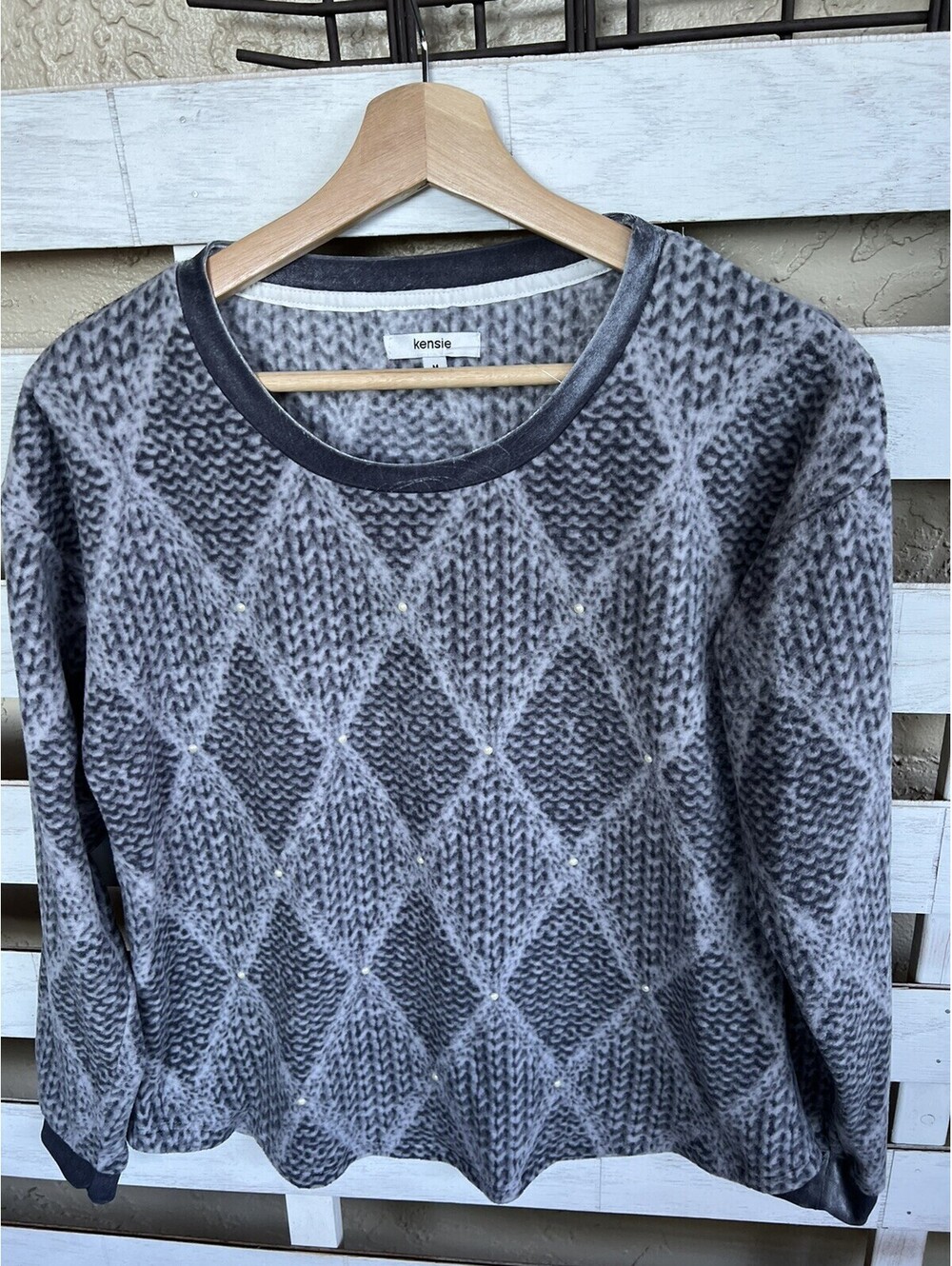 Kensie Women M Gray Geometric Long Sleeve Poly Fleece Pajama Top Shirt.